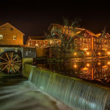 Peaceful In The Pines By Distinctive Getaways Villa Pigeon Forge Esterno foto